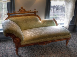 Fainting couch