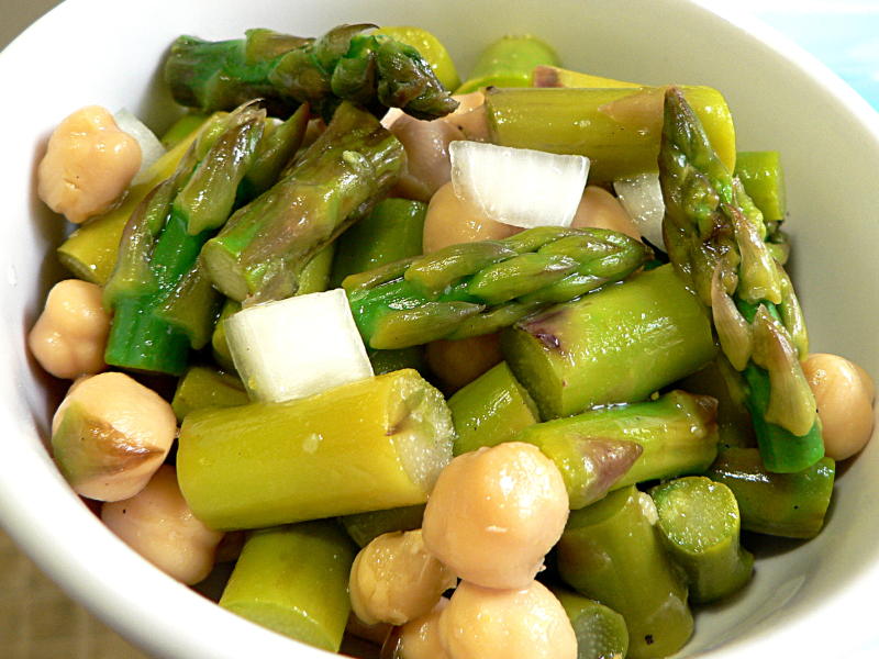 How To make Asparagus And Chick Pea Salad